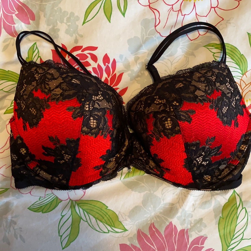 Victoria’s Secret lace push-up bra